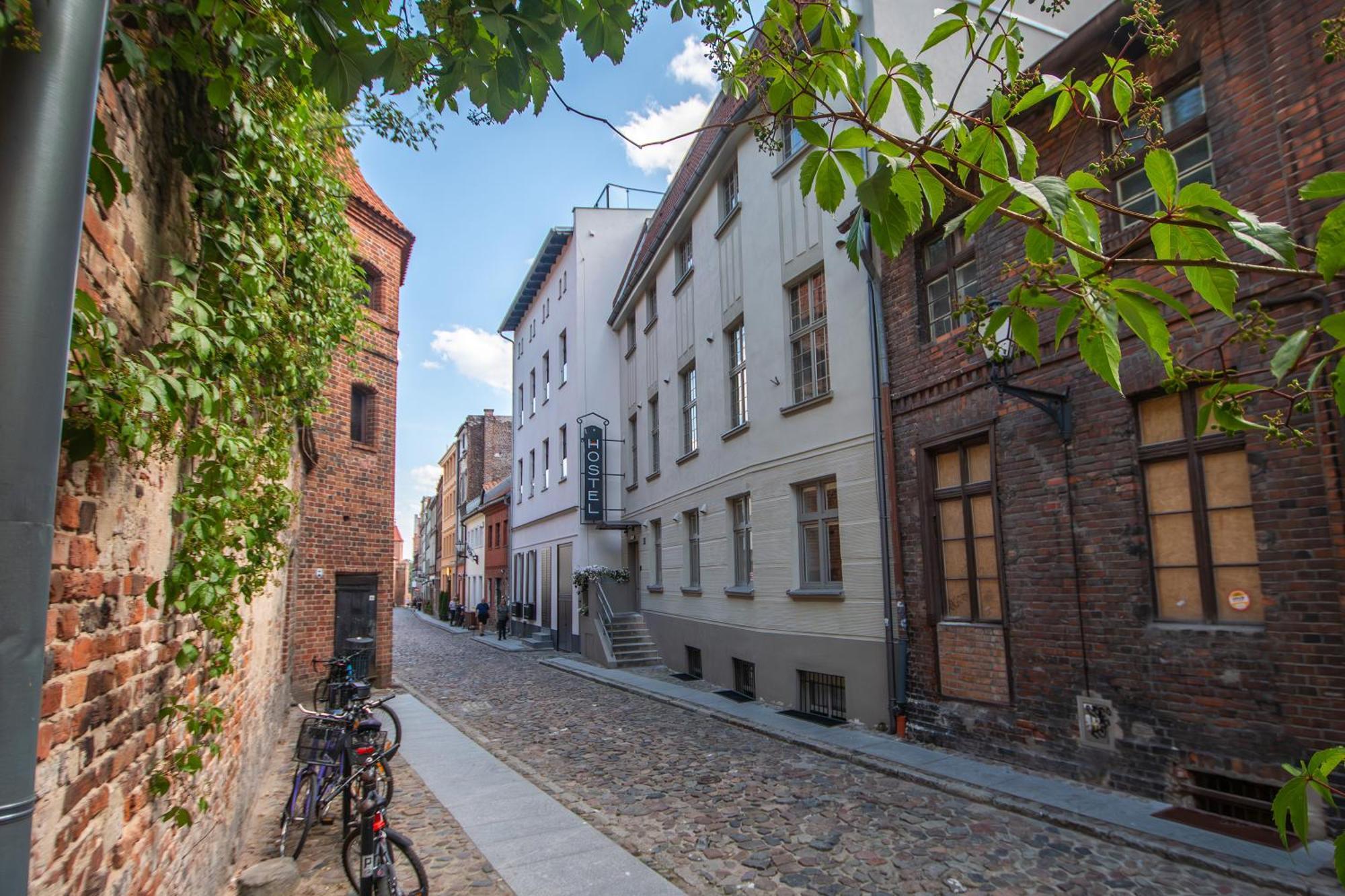 Stary Toruń Happy Street Hostel מראה חיצוני תמונה